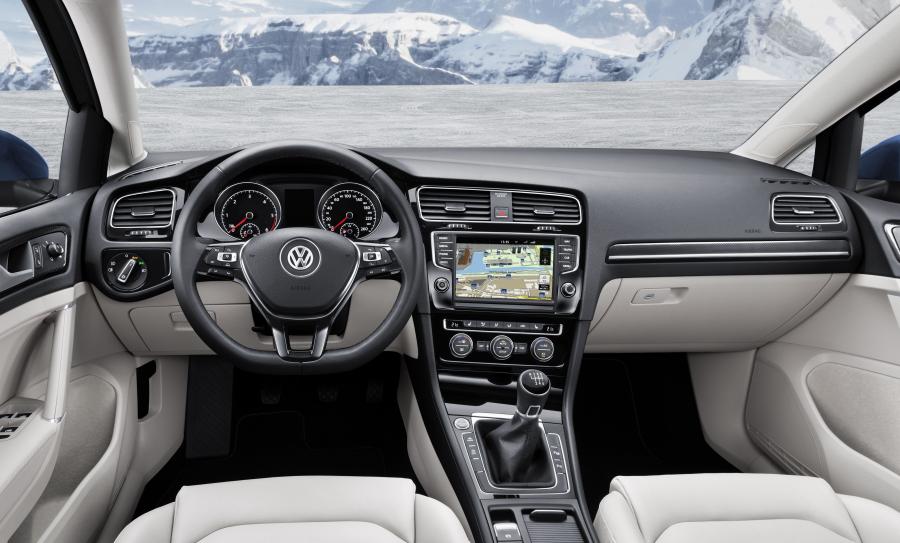  Volkswagen Golf Variant TSI BlueMotion 2013 года  (фото 4 из 17)